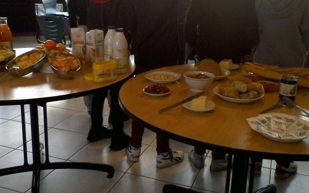 Petit déjeuner au collège